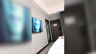 2个健美小姐姐是铁铁啊