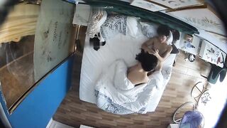 最新泄密小情侣旅游住宿边玩手机边啪啪摄像头高清记录