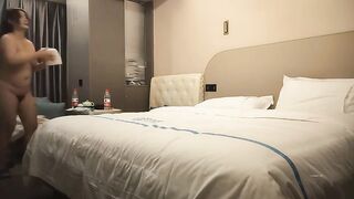 日久生情大奶D罩杯骚货穿女仆装