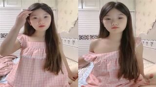 肥臀大奶妹子口交伺侯男友后入操逼