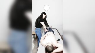 权少很骚呢按摩店里的情色一刻