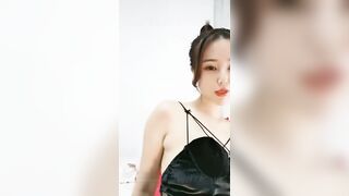 来了一个女神级下海大秀好久没有看过这么靓
