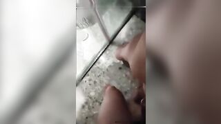 我的鸡巴一进我姐身体她就开始受不了了不断扭动