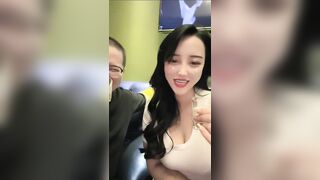 烈焰红唇骚御姐约上大哥KTV玩