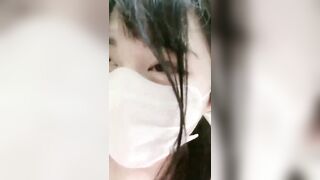 苗窕妹子淫声荡语撩骚互动近拍跳蛋自慰高潮喷水