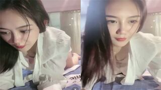 苗窕风骚小姐姐淫声荡语撩骚互动道具自慰