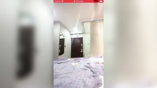 苗窕风骚小姐姐淫声荡语撩骚互动道具自慰