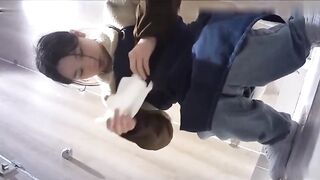 河源奶茶店真实厕拍意外拍到两员工搞同性