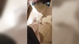 网传大奶金茂富婆发骚勾引小鲜肉