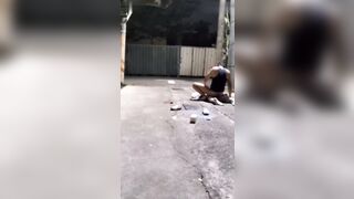 真实强奸萝莉少女在巷子被人打晕强奸