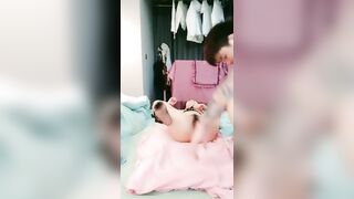 猛男草翻小母狗全程露脸丝袜情趣