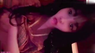 调教两个童颜巨乳的小母狗