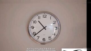 被审讯的小姐姐