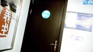 42岁会所老阿姨被猛舔菊花